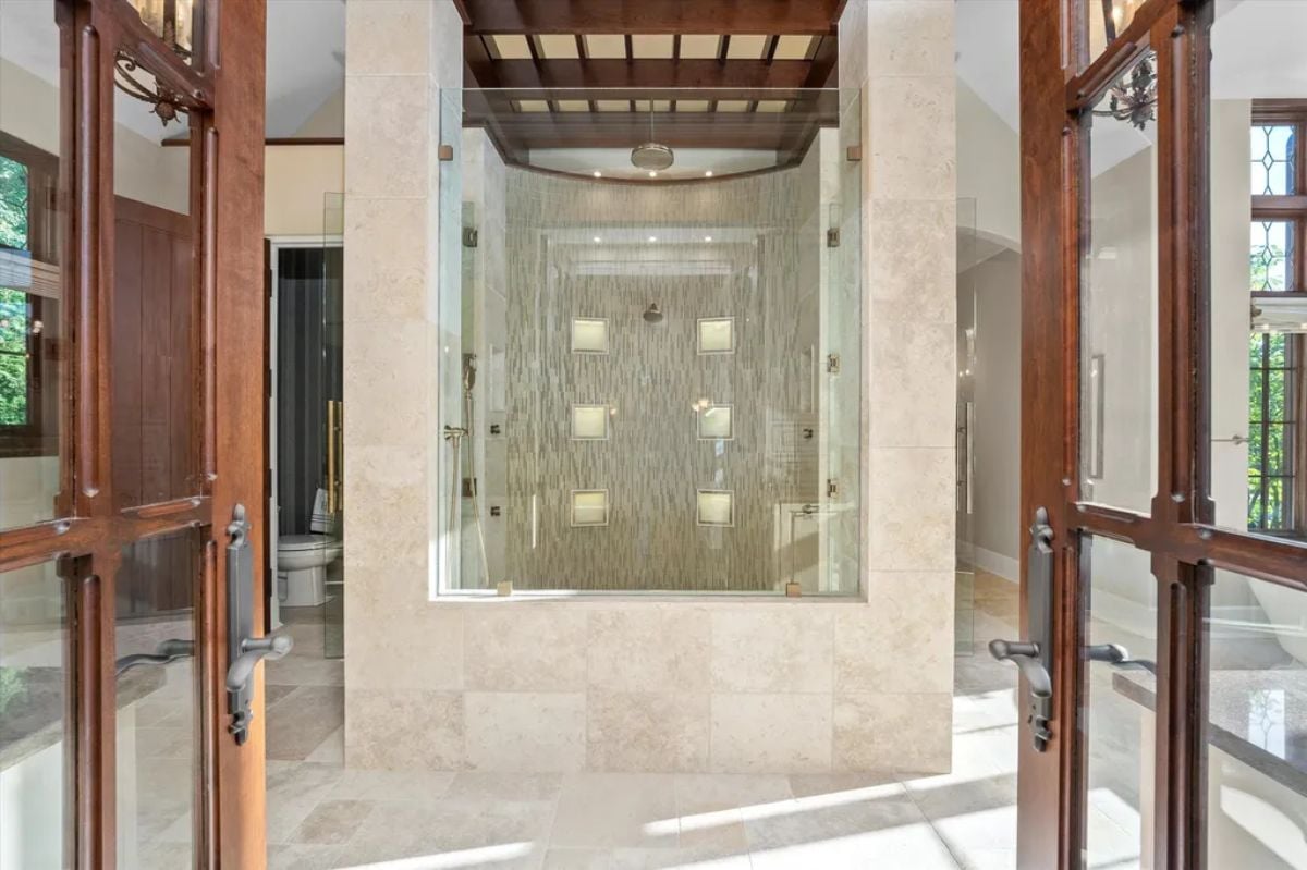 Glass wall shower room