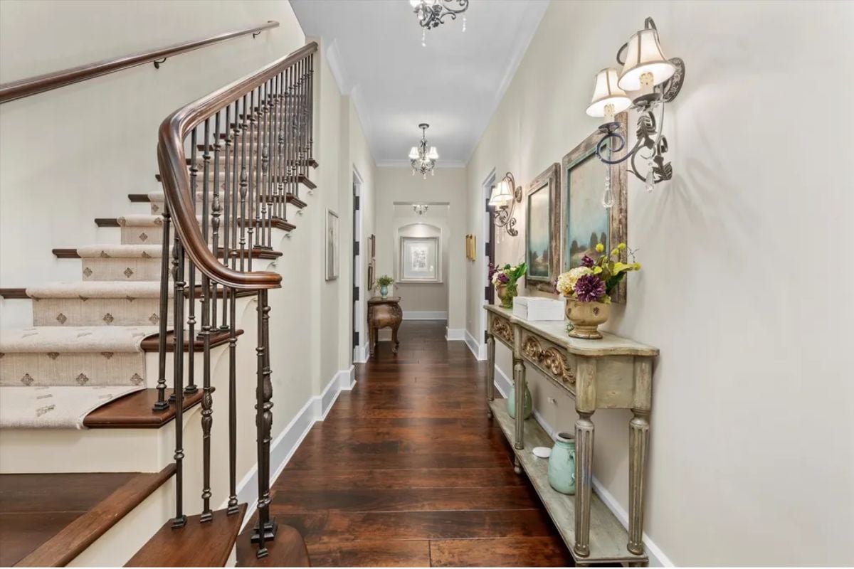 Bedroom walkway