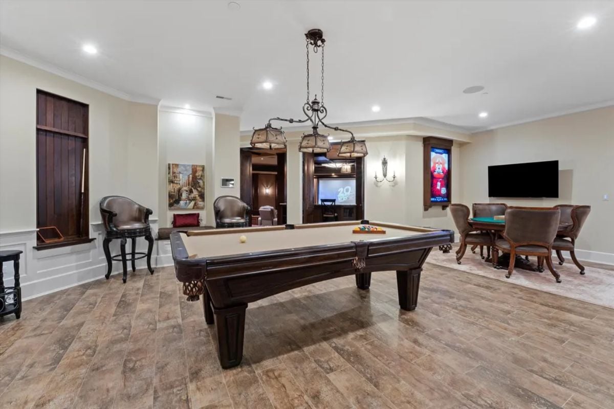 Billiard room