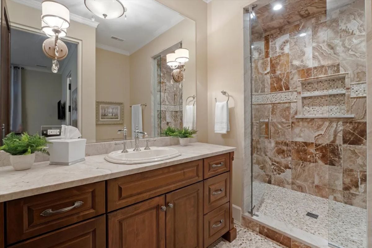 Bathroom sink