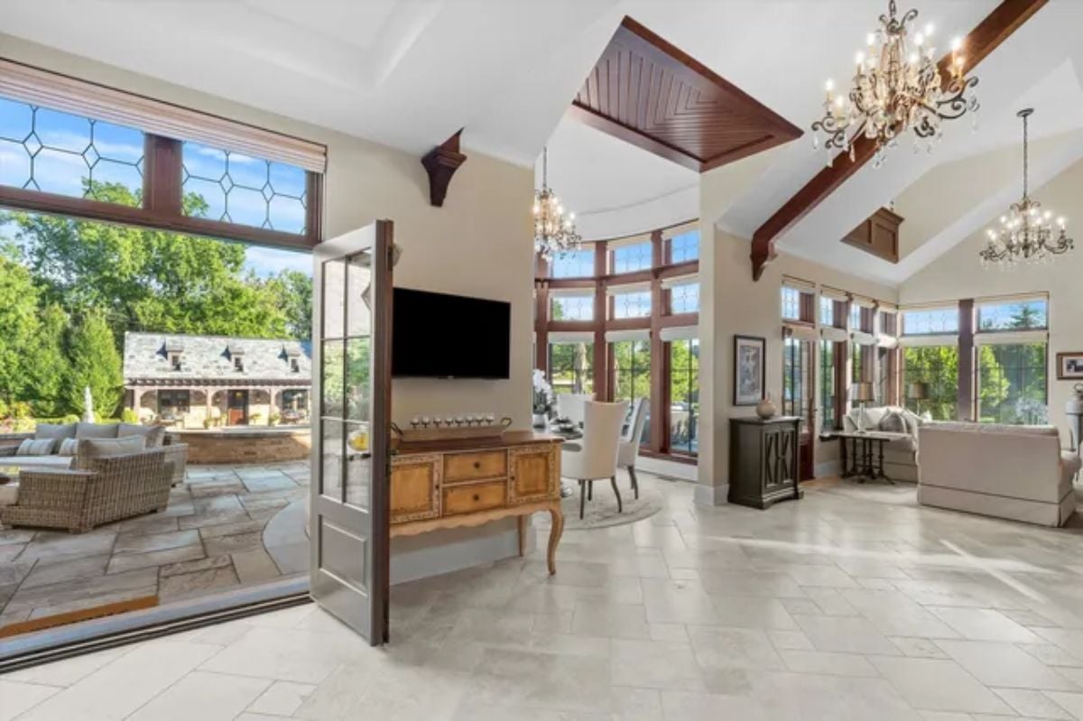 Mansion indoor and outdoor living room