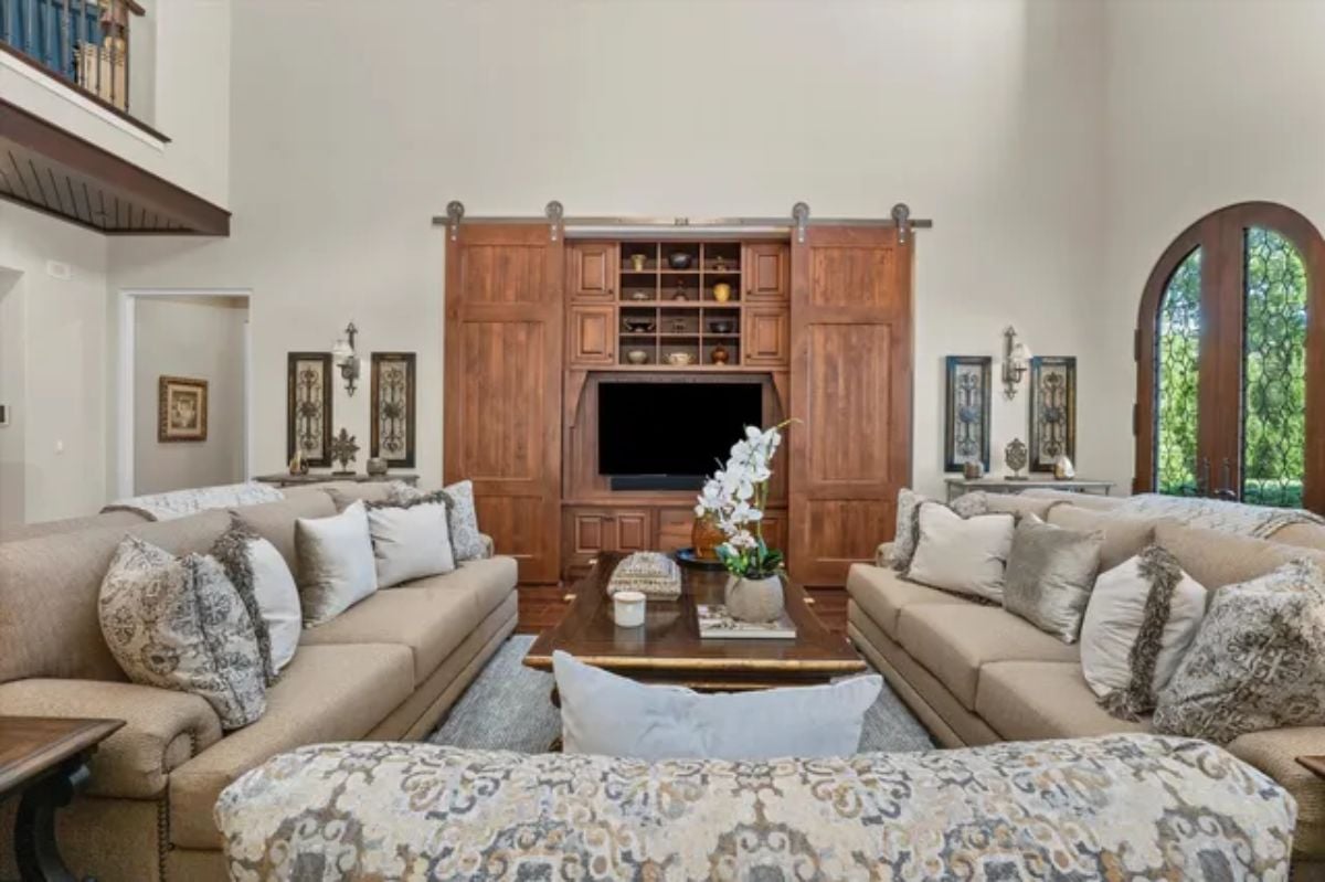 Entertainment room