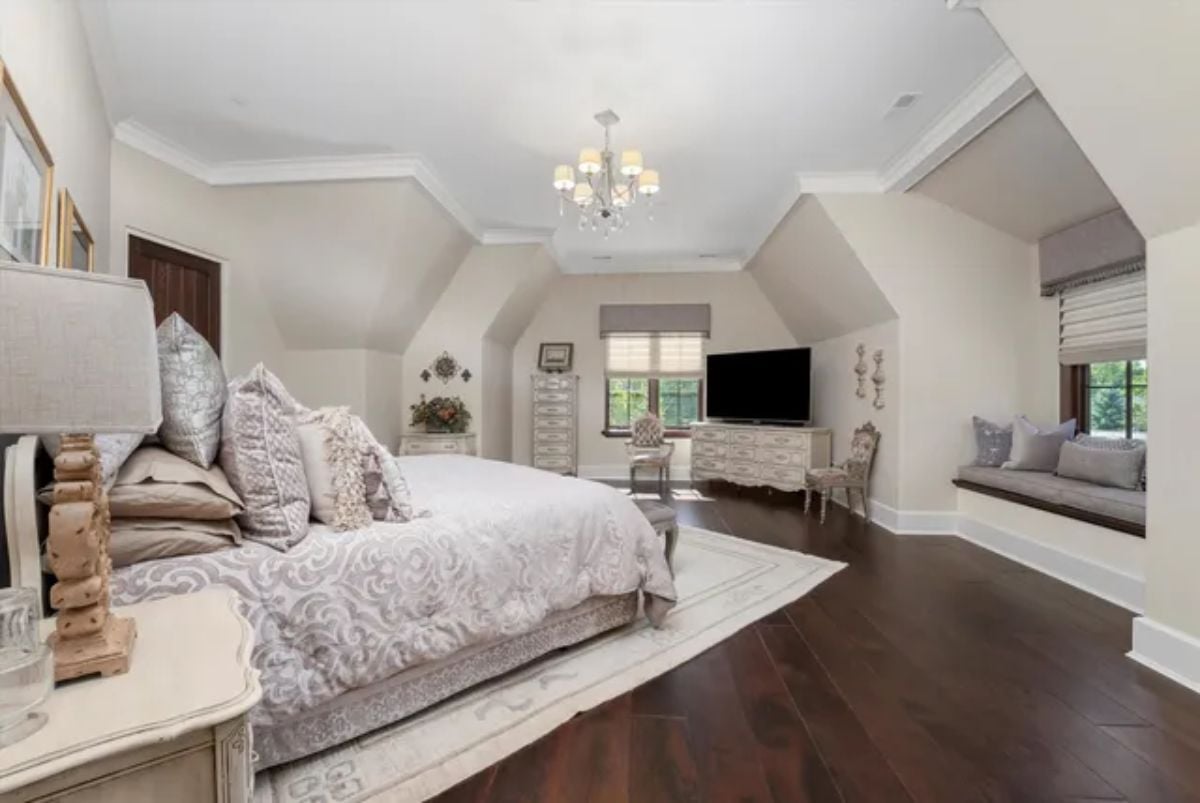 Silvery white bedroom