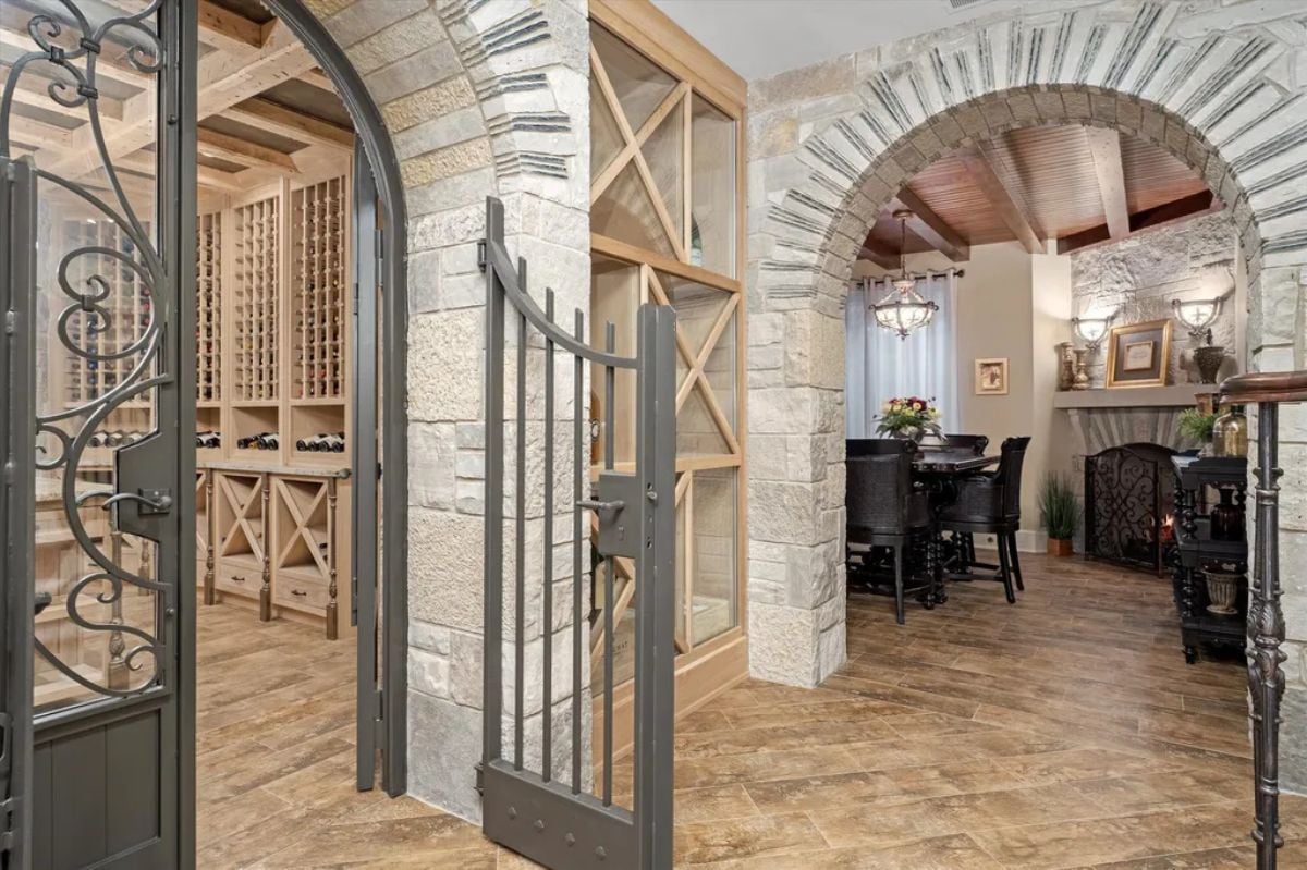 Wine cellar and drinking room