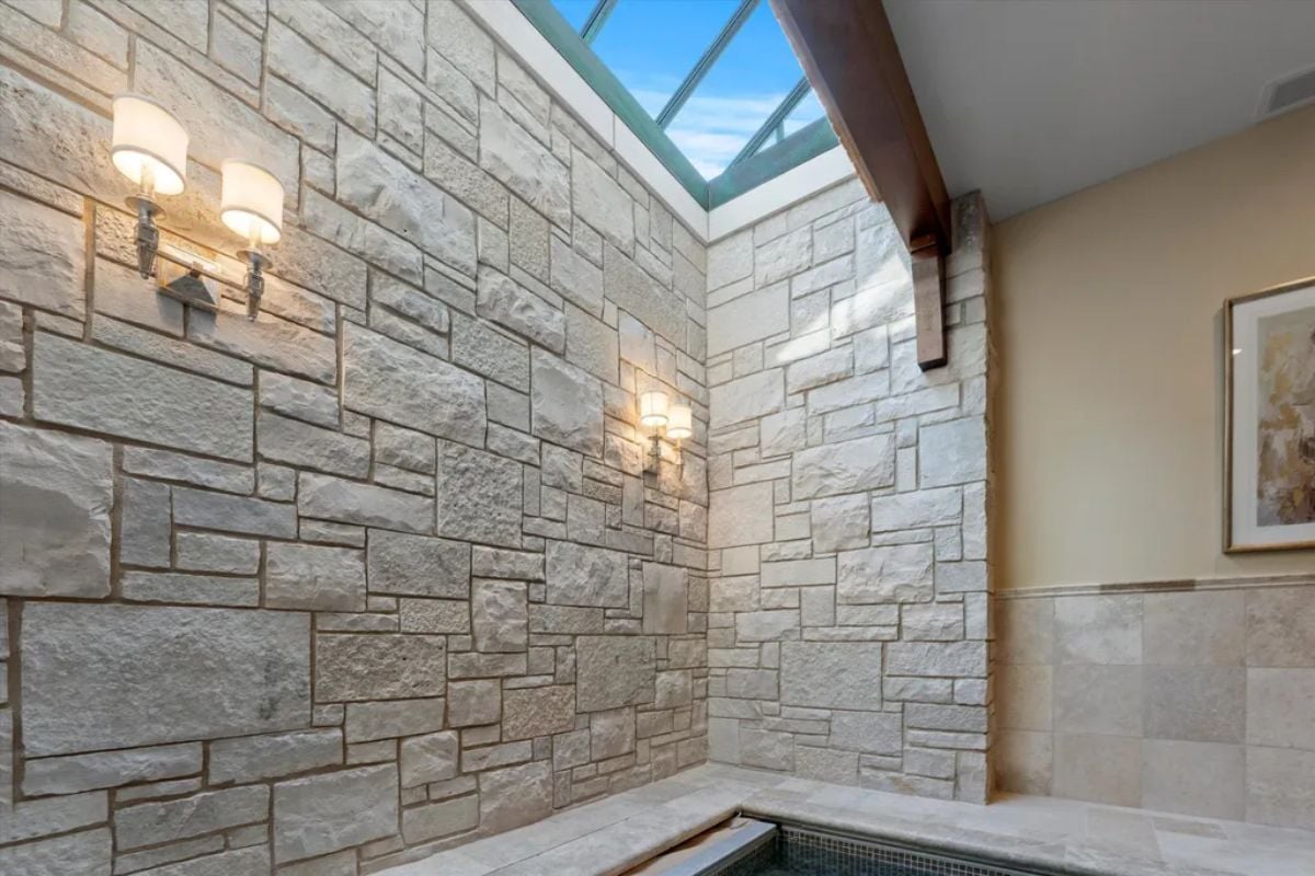 Stone-tiled wall