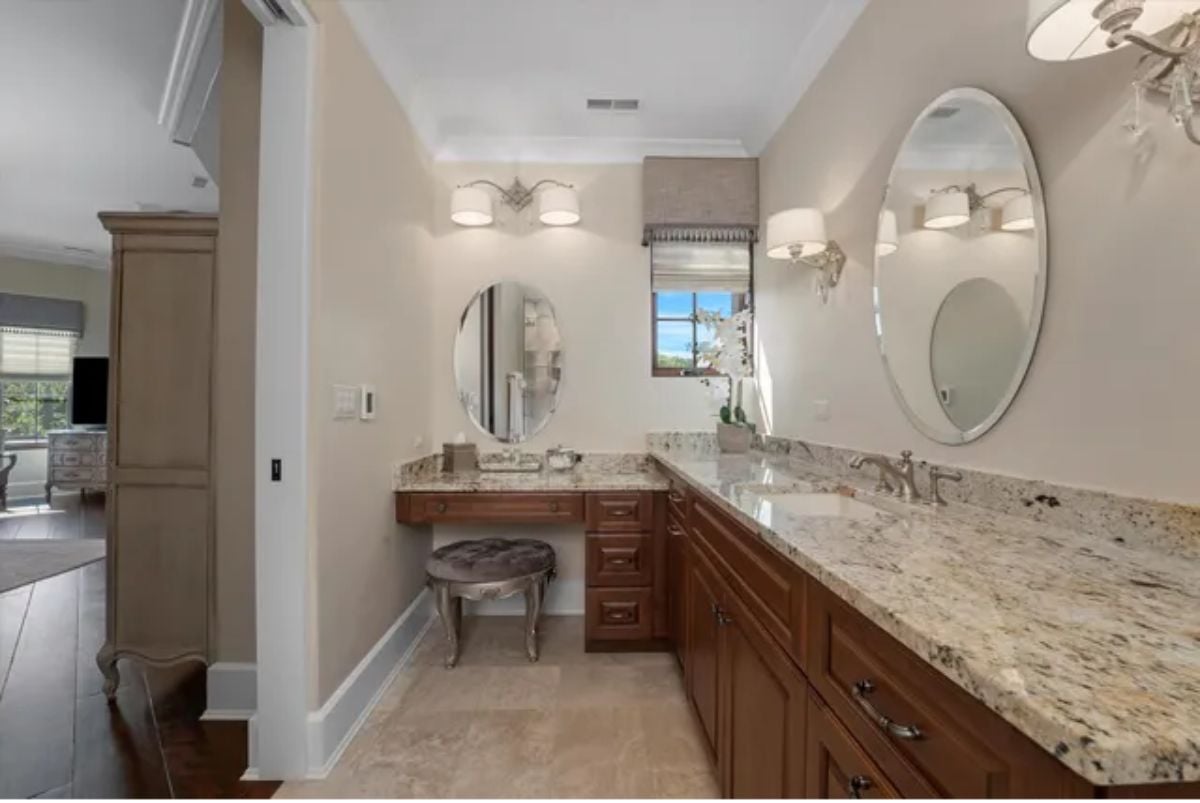 Pastel beige bathroom