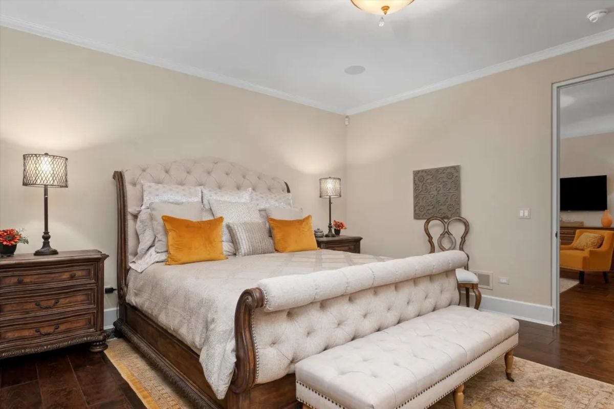 Bedroom with living room