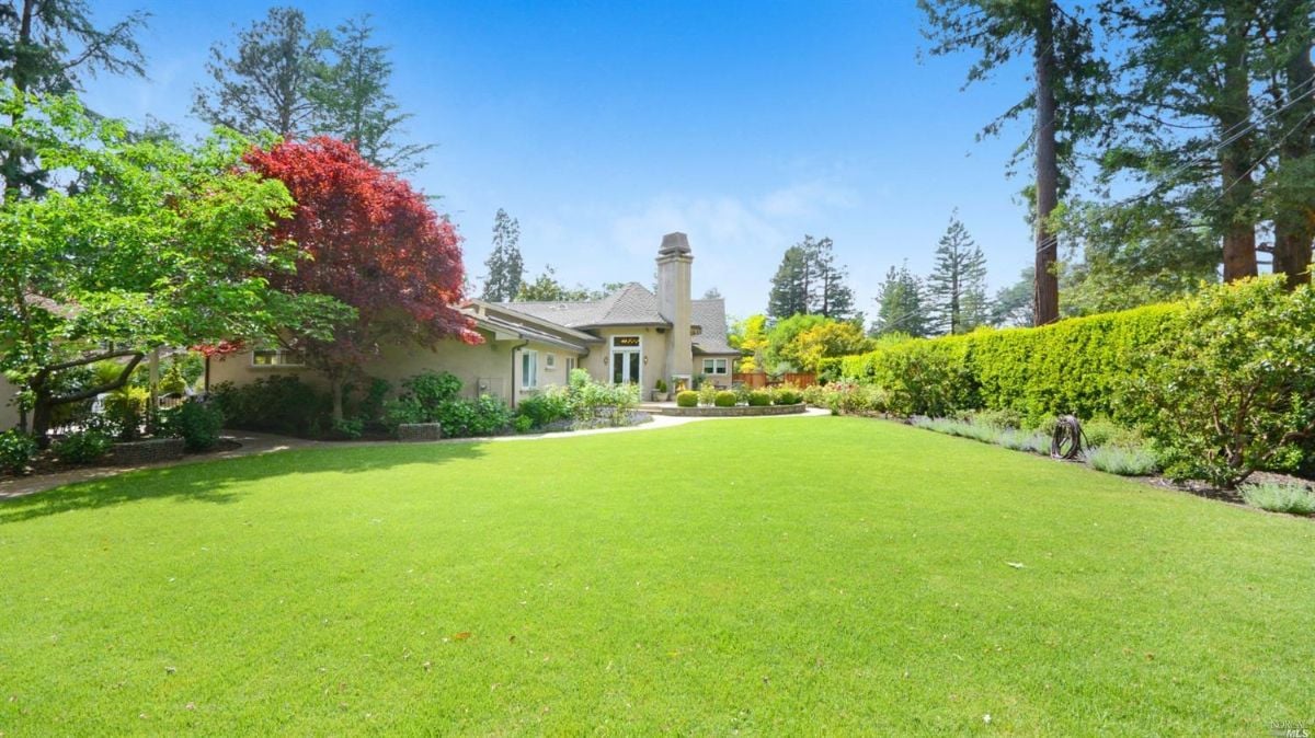 Backyard lawn of 1571 Silver Trail Estate in Napa, CA.