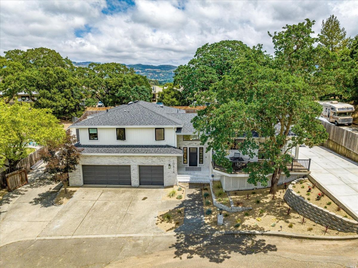 Aerial view of the 1081 Tamarisk Drive Unit: A house in Napa, CA.
