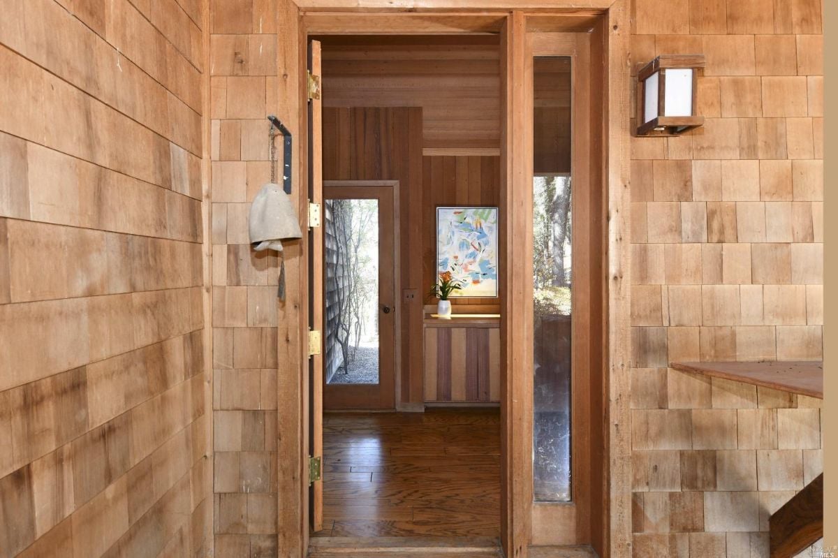 Main door entry of the house.
