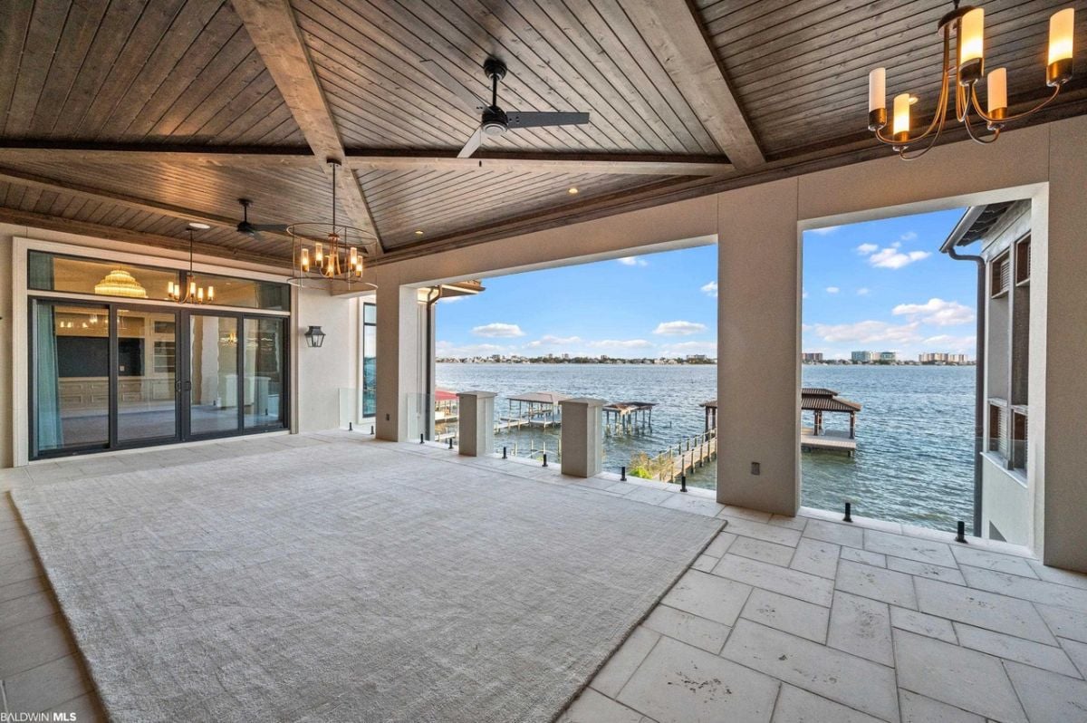 Covered lanai