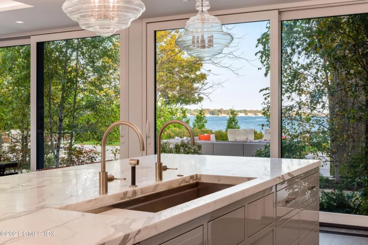 Kitchen's sink