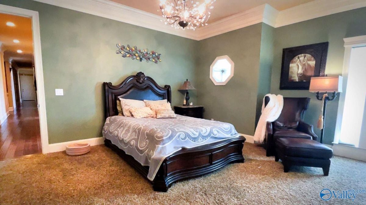 Another bedroom