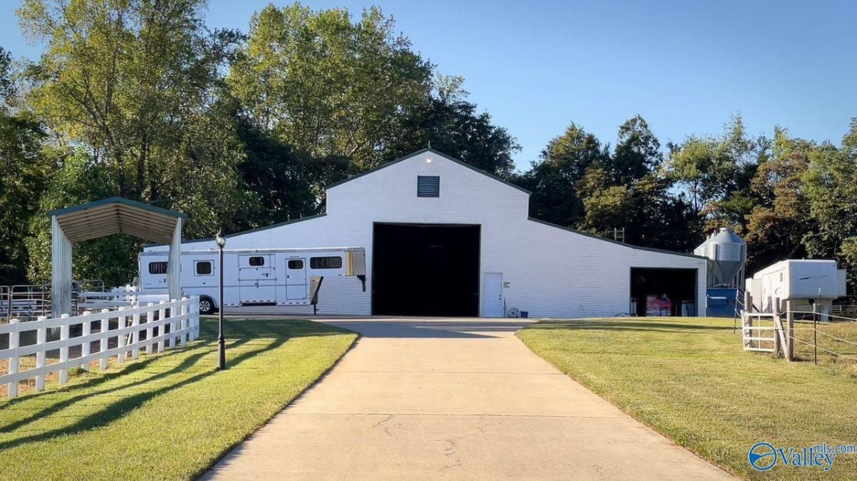 Barn