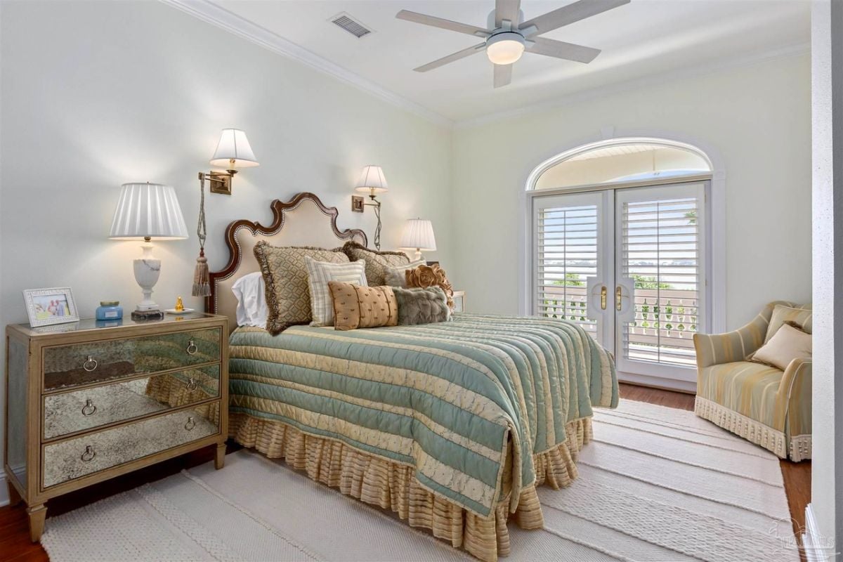 Another bedroom
