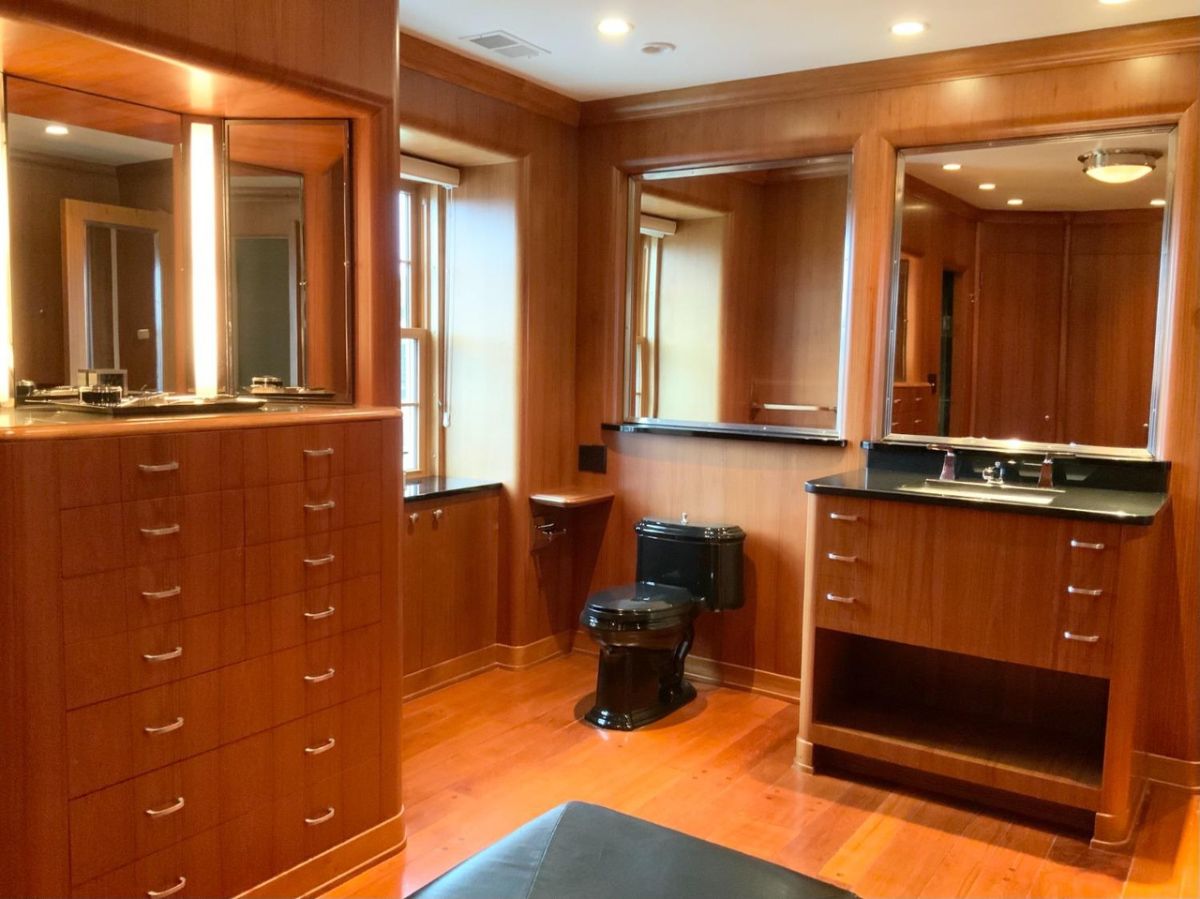 Comfort room
