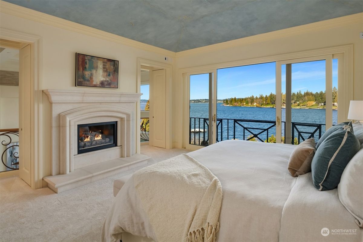 Master's bedroom.