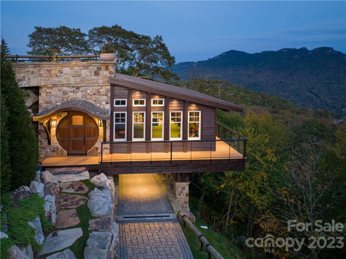 Hobbit quest house.