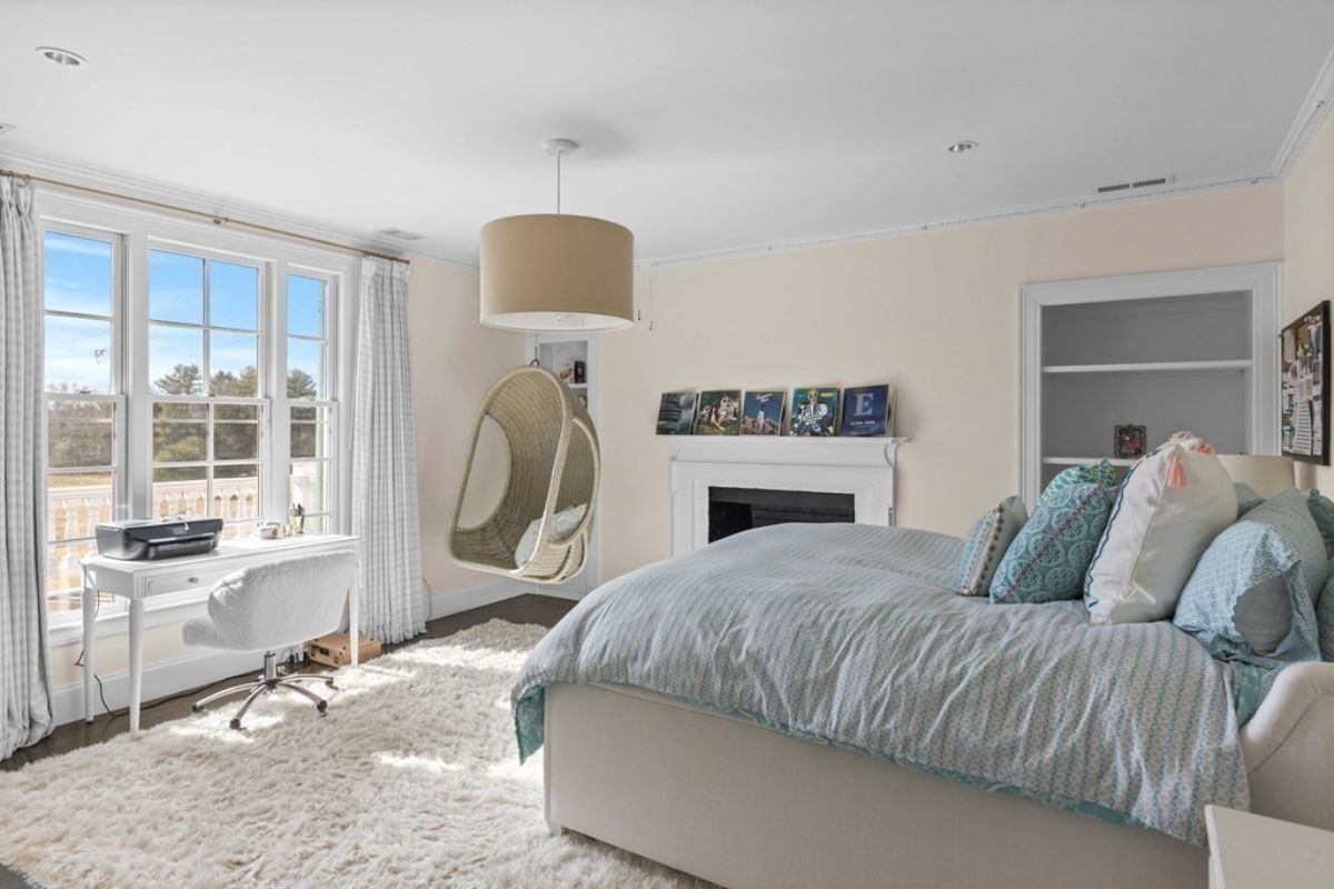 Second bedroom