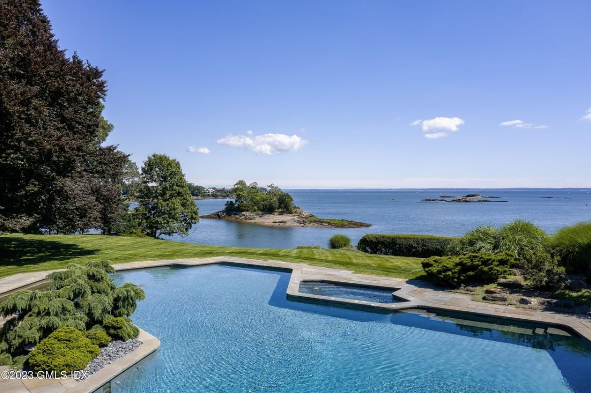 Pool area