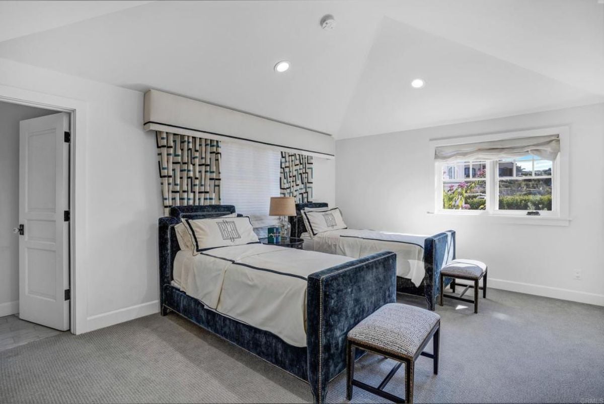 Double bed