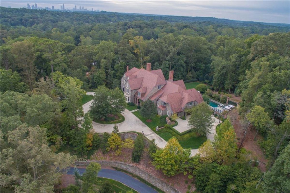 Aerial view of the mansion.