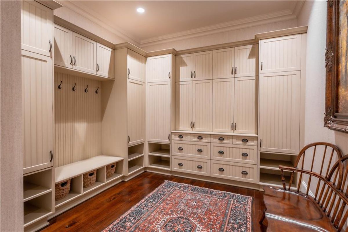 Walk-in closet
