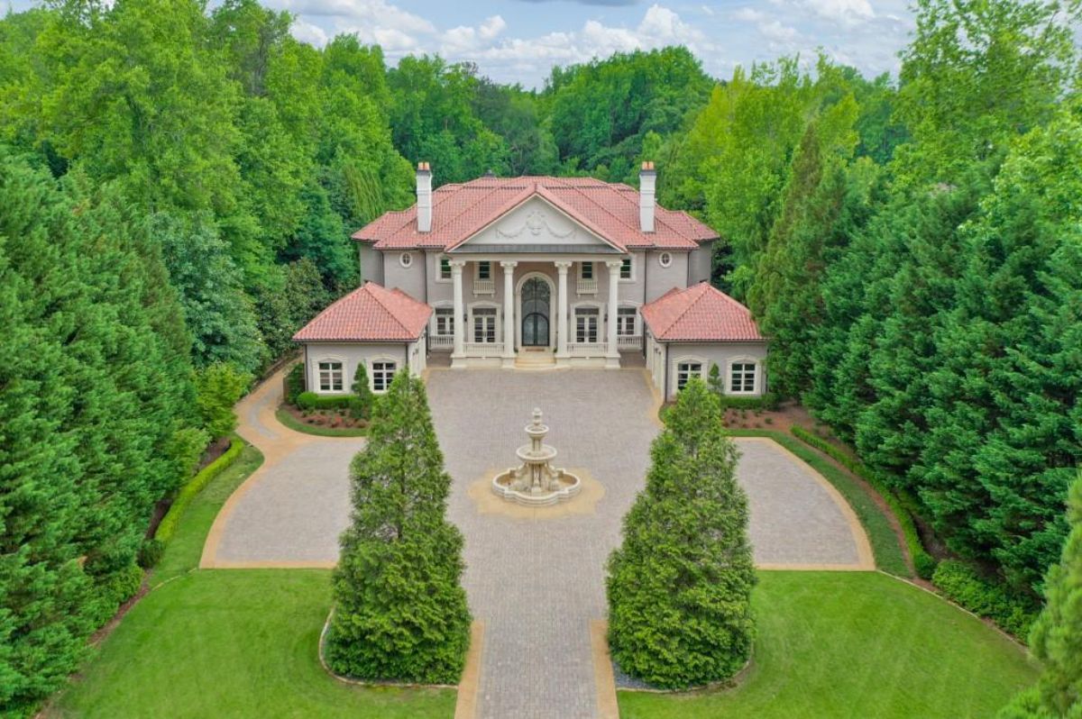 Mansion's aerial view.