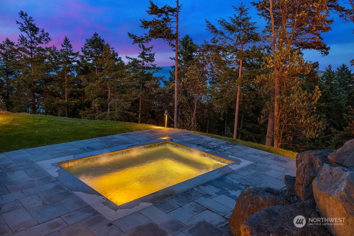In-ground spa pool.