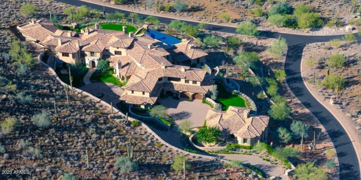 Mansion's aerial view.