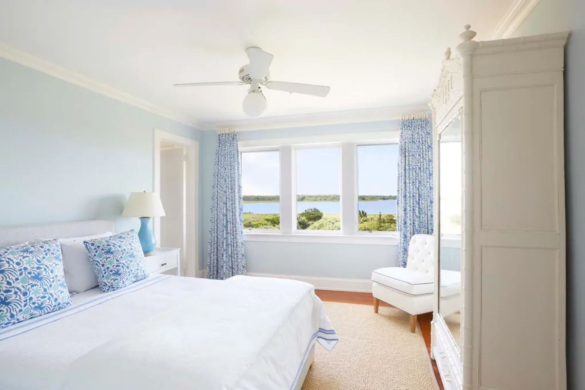 Another bedroom