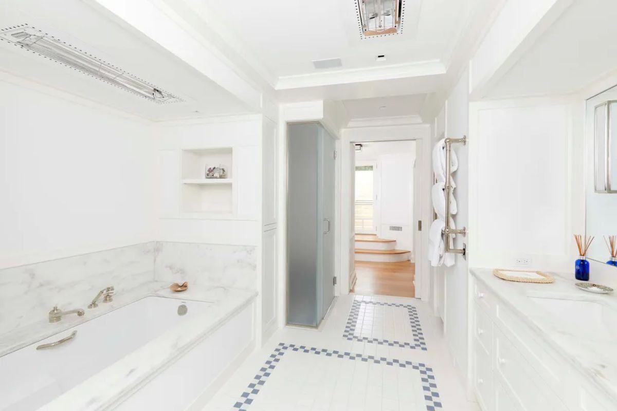 Bathtub