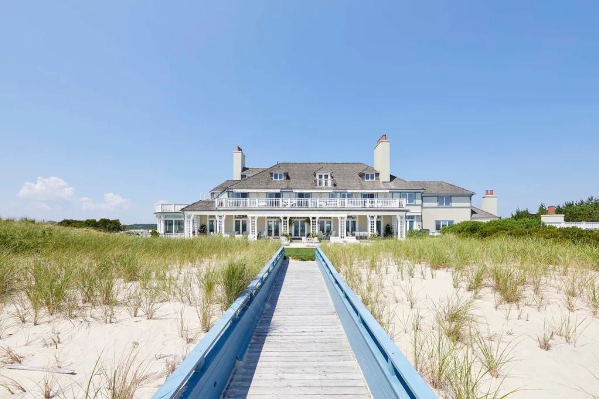 Mansion's walkway to the beach.