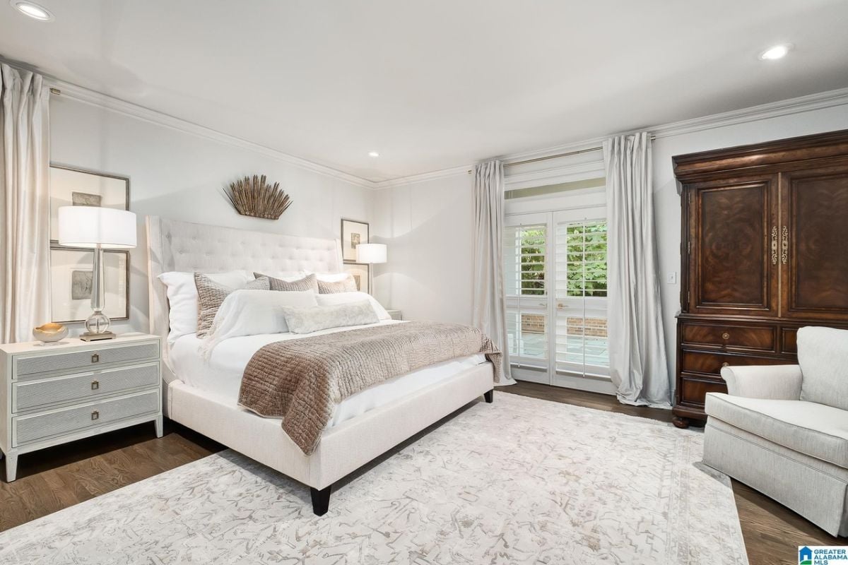 Another bedroom