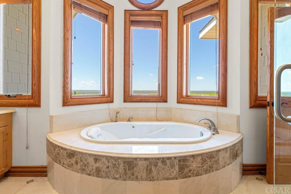 Bathtub