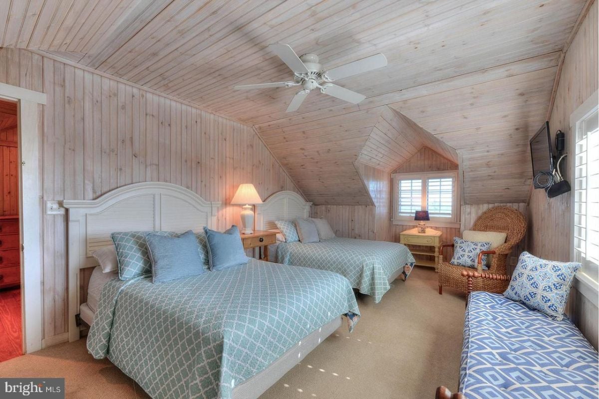 Two beds bedroom.