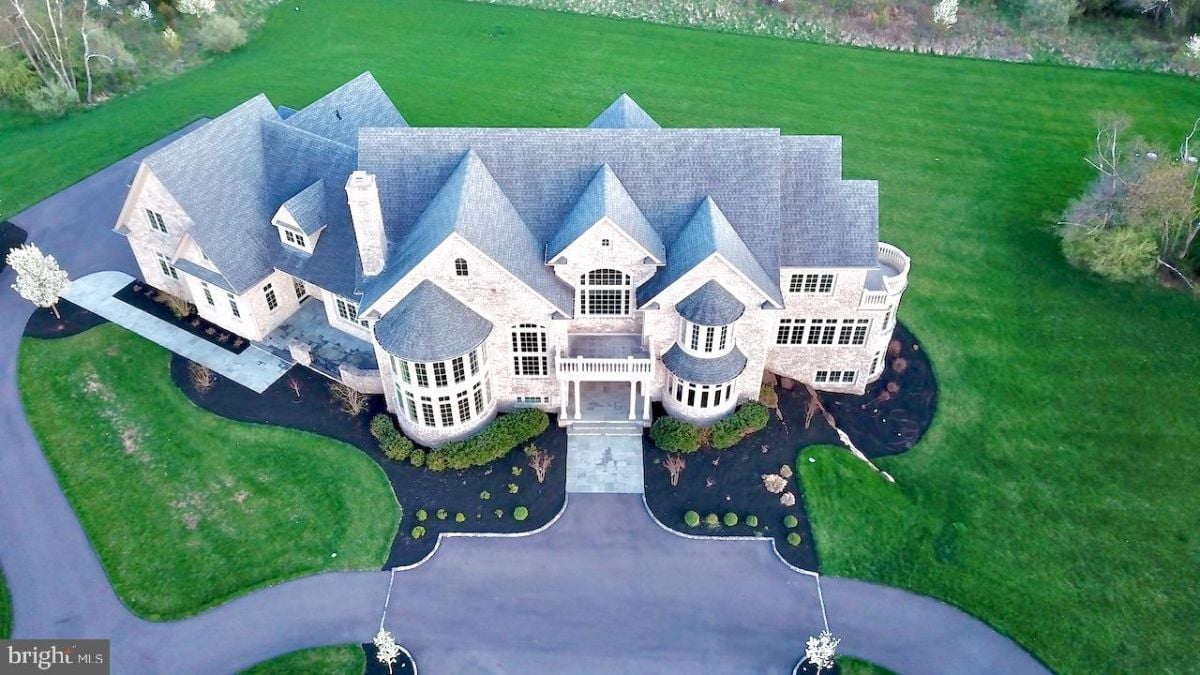 Aerial view of the mansion.