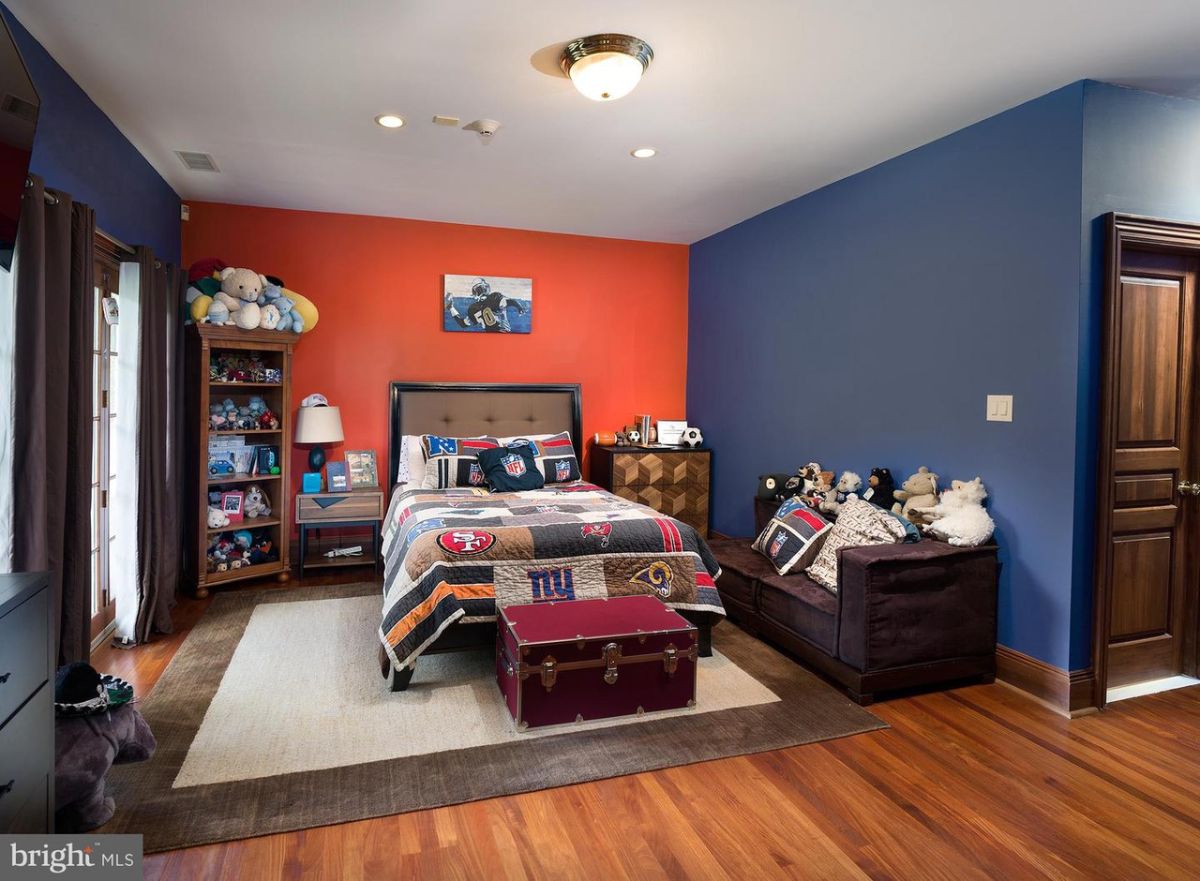 Another bedroom