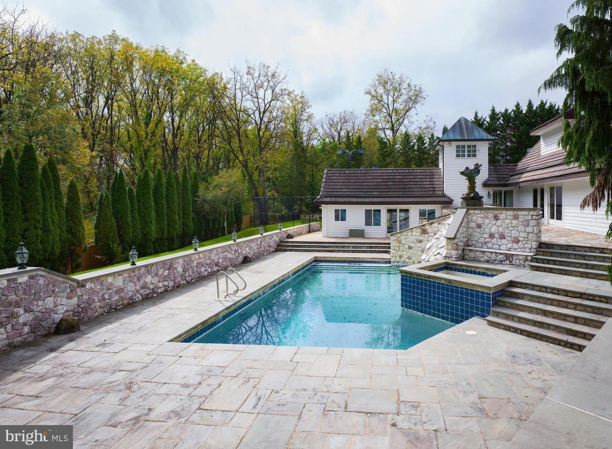 Pool area
