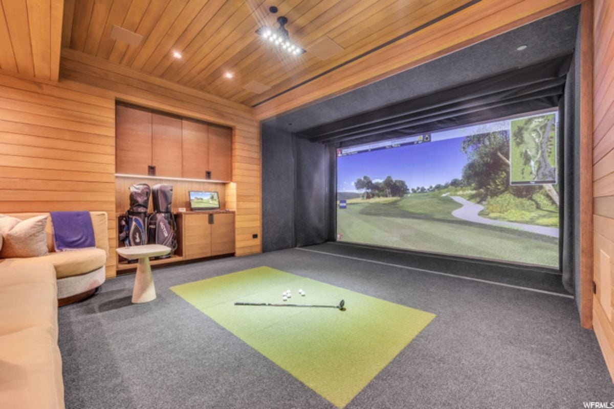 Golf simulator