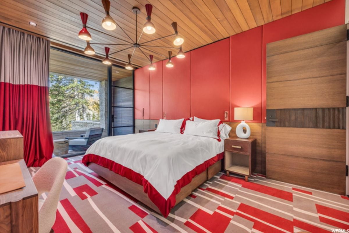 Another bedroom