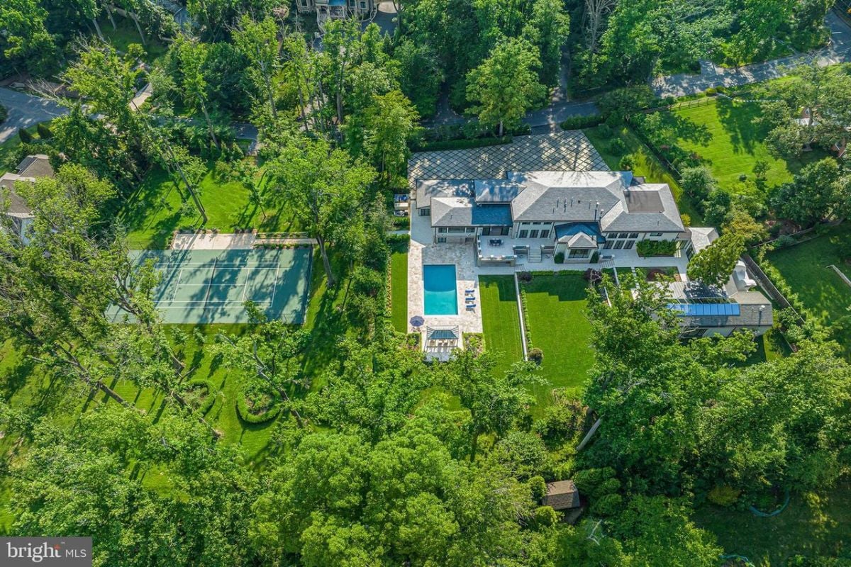Aerial view of the mansion.