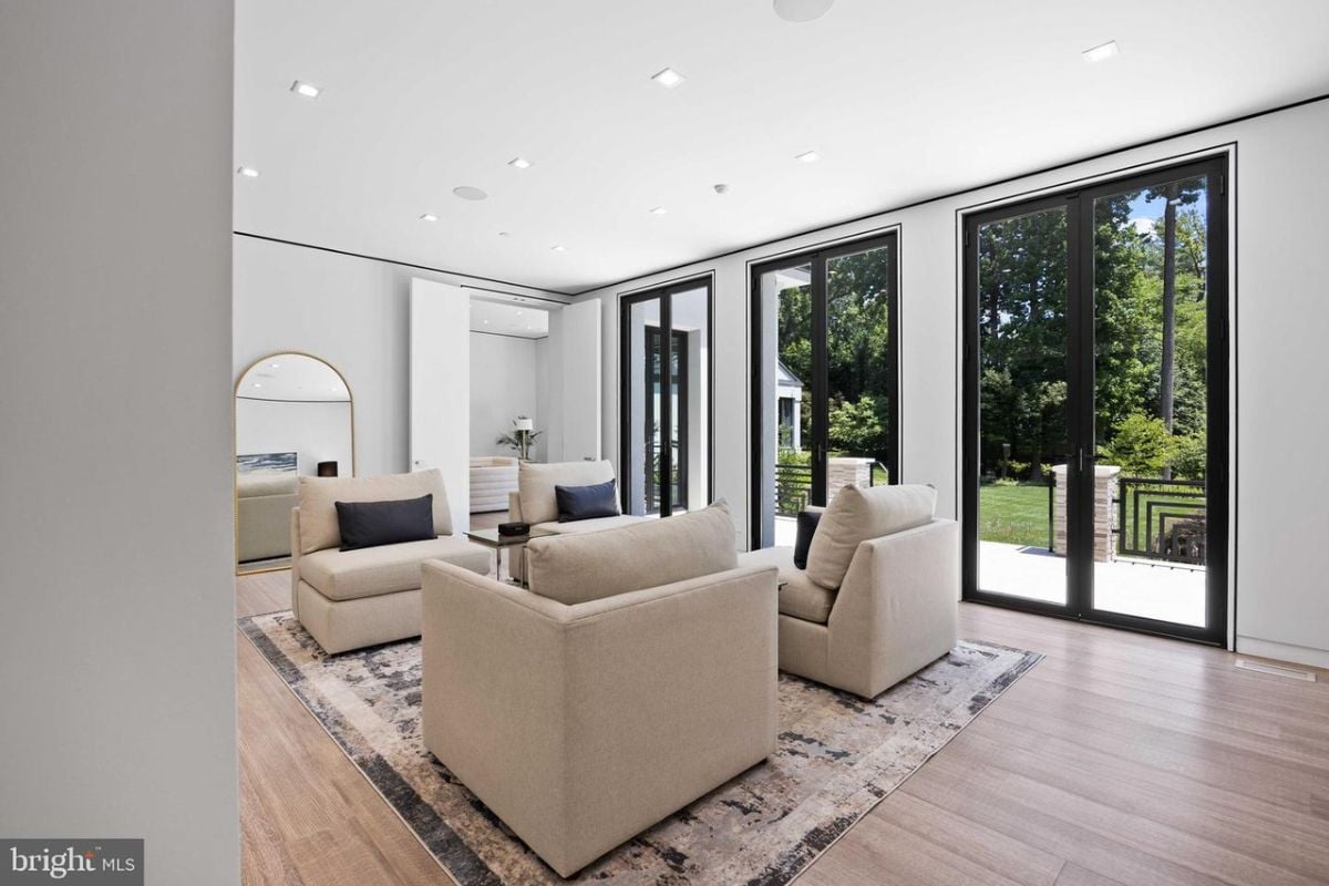 Mansion's additional living room.