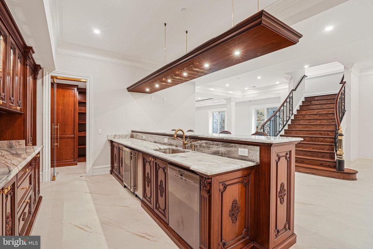 Modern kitchen.