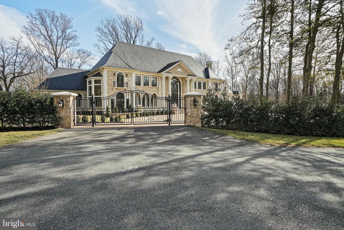 Mansion and its main gate.