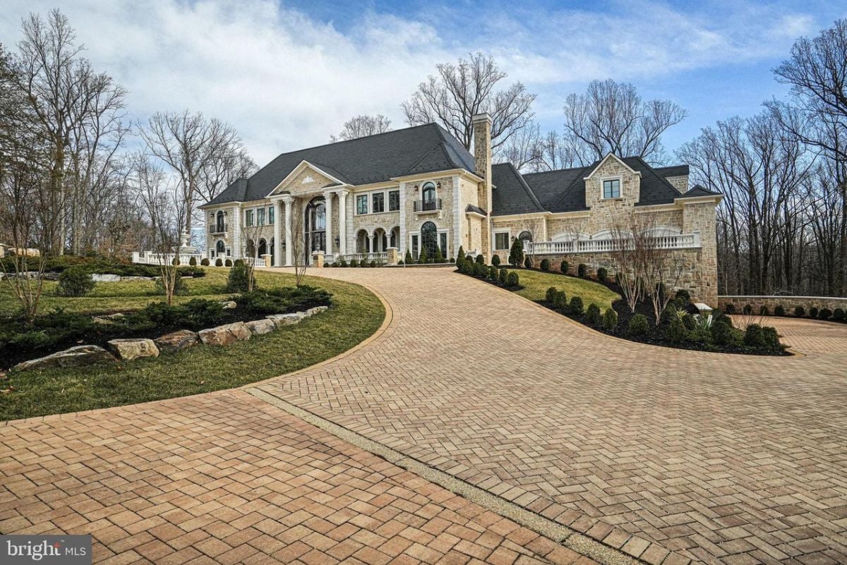 Driveway of the house.