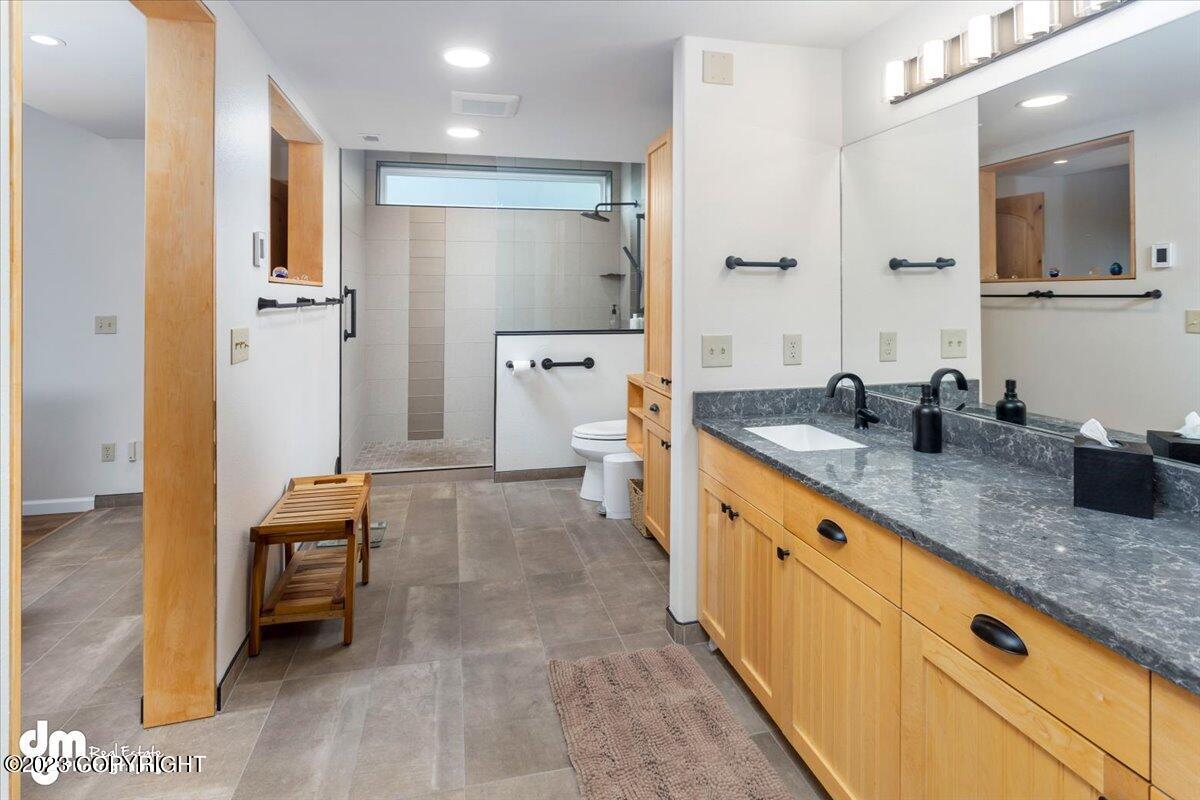 Bathroom with a sink and a mirror.