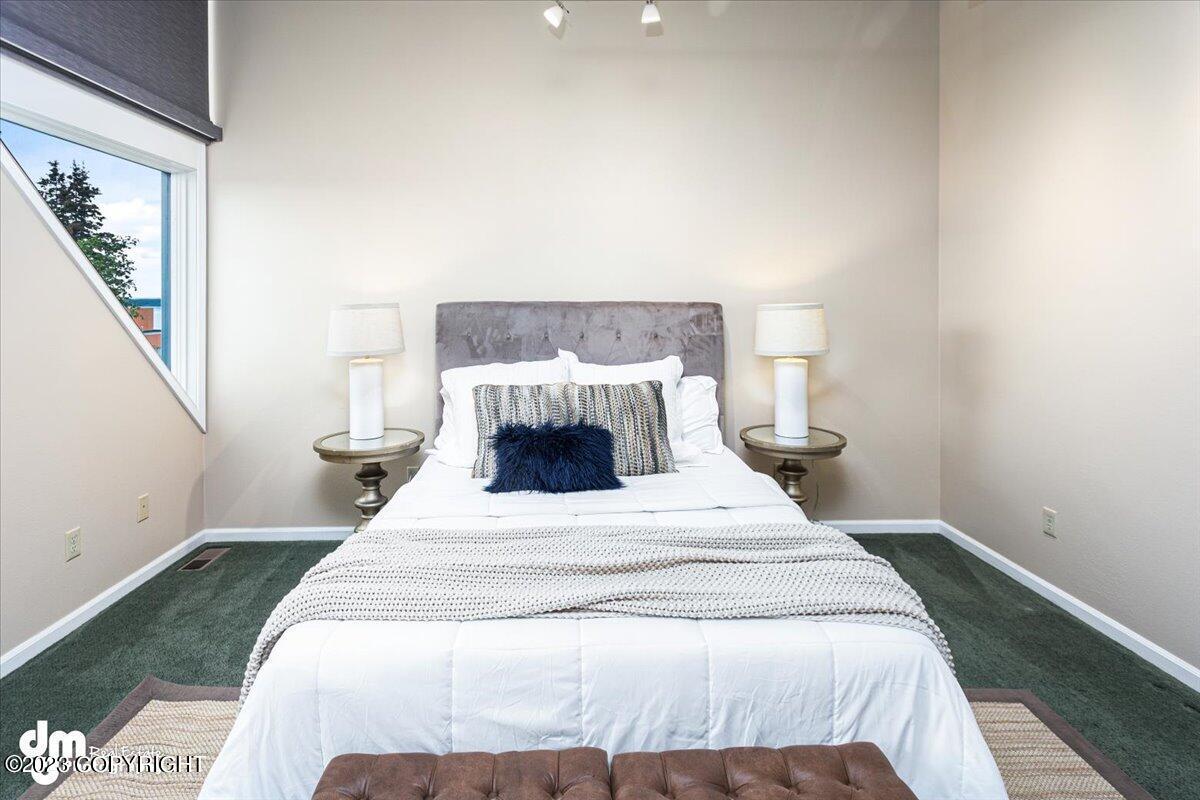 Bed with lamps.