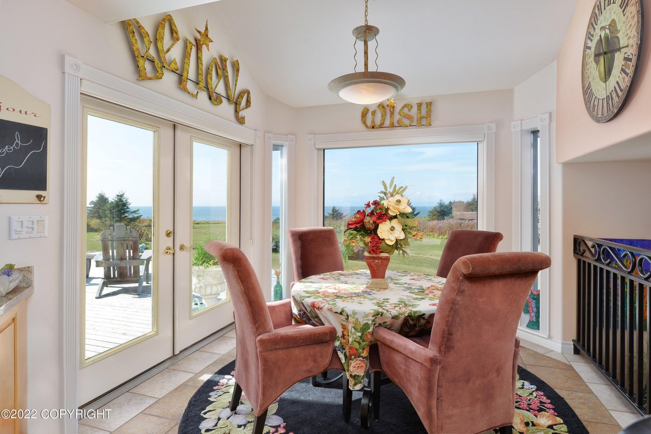 Breakfast nook