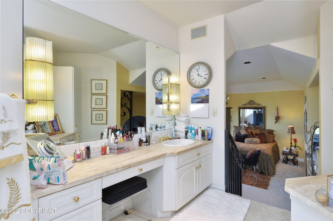 Powder room